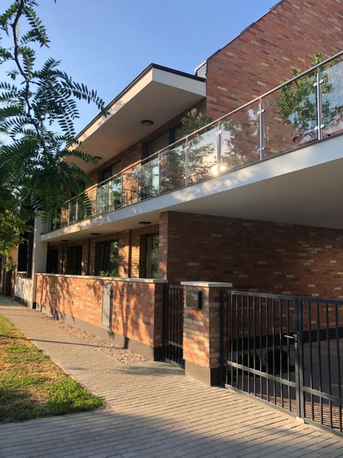 Castellum Apartmanház Gyula Exterior foto