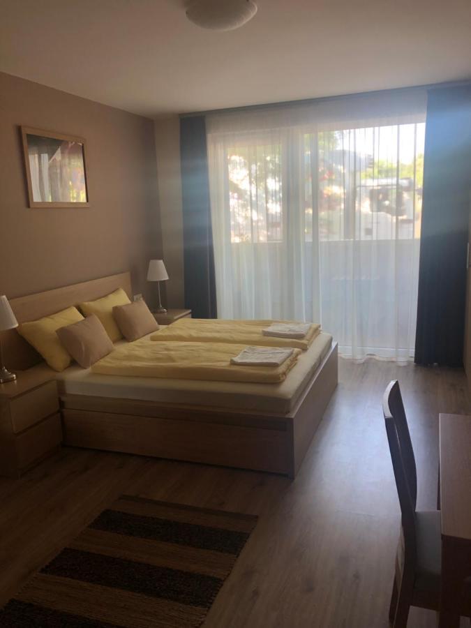 Castellum Apartmanház Gyula Exterior foto