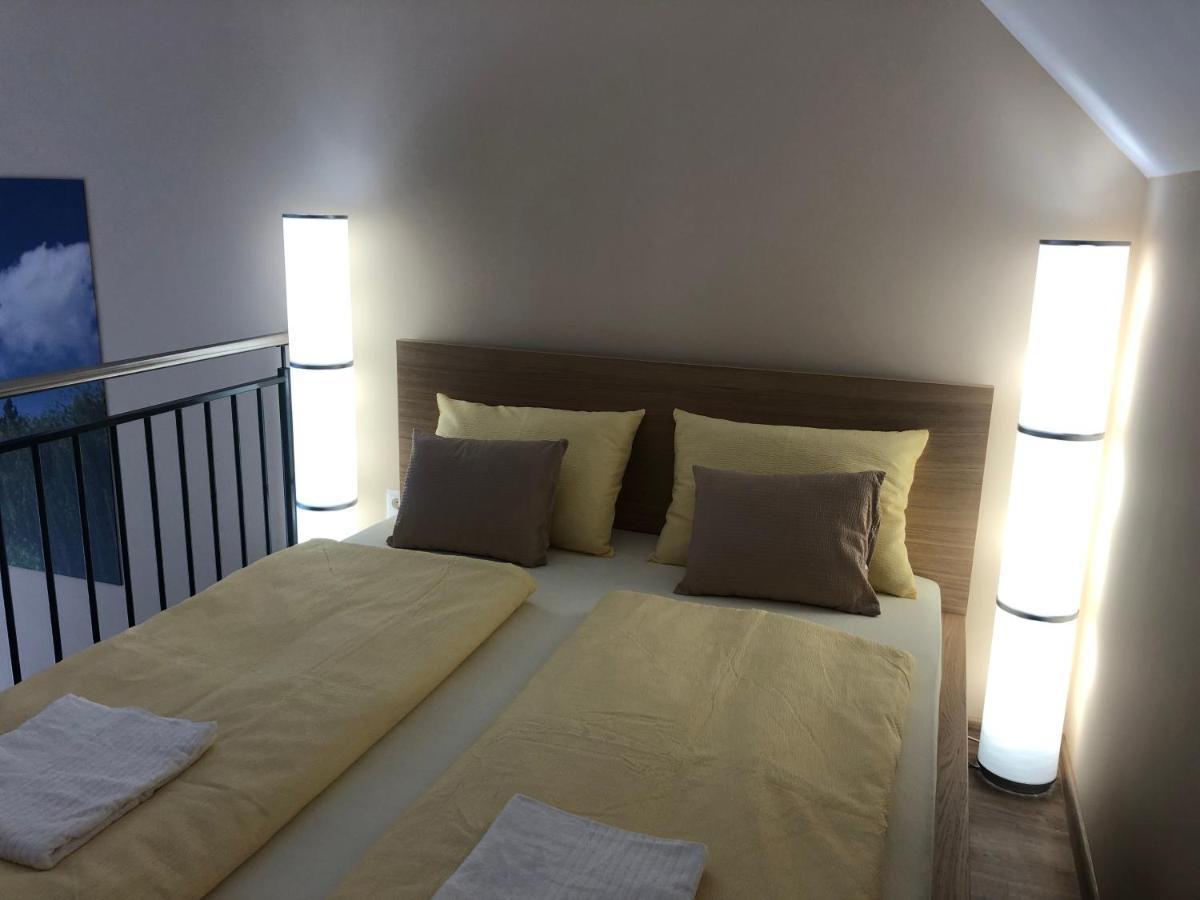 Castellum Apartmanház Gyula Exterior foto