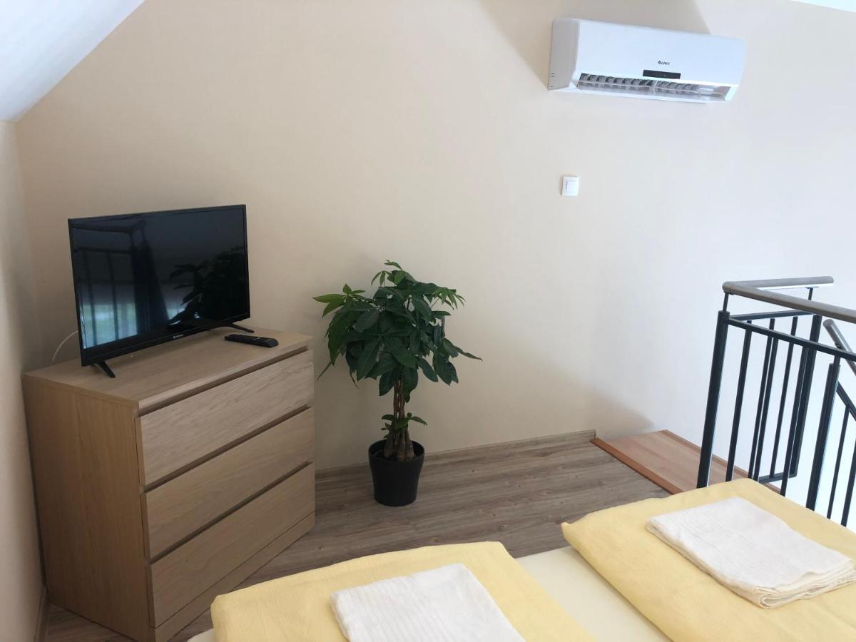 Castellum Apartmanház Gyula Exterior foto