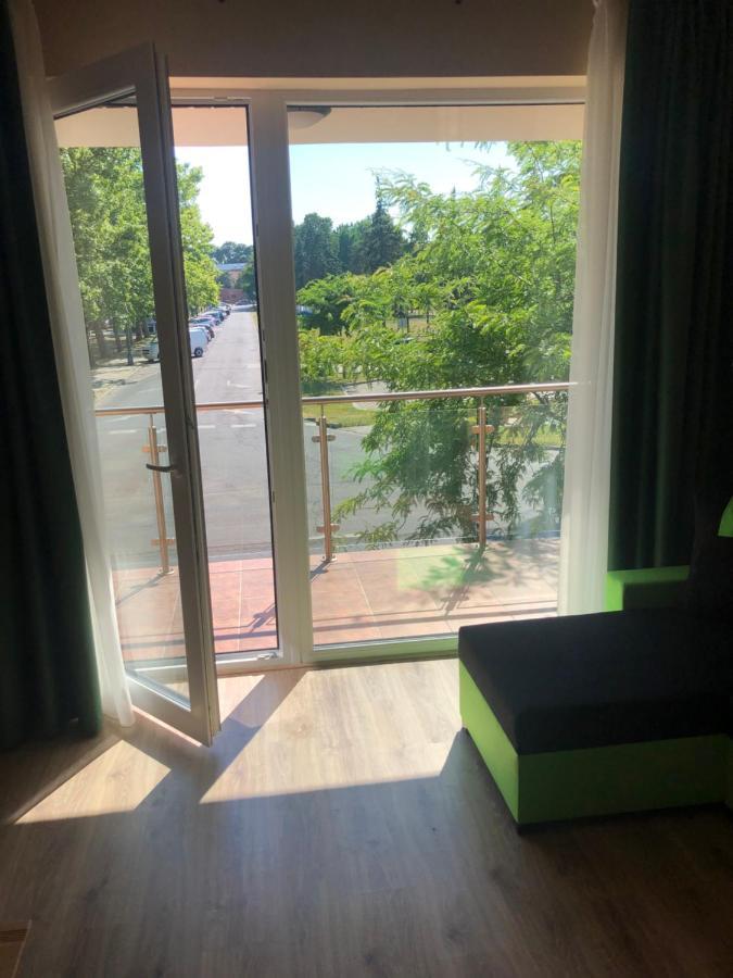 Castellum Apartmanház Gyula Exterior foto