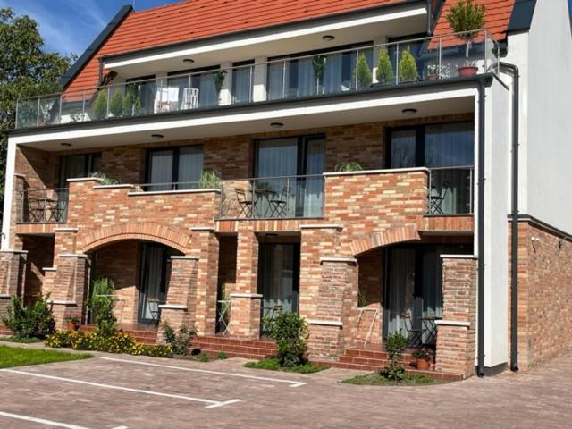 Castellum Apartmanház Gyula Exterior foto